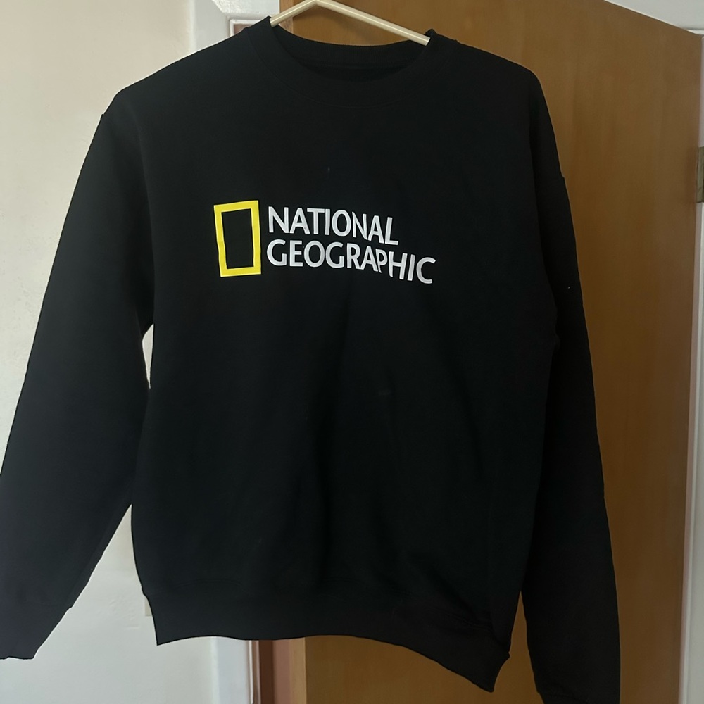 National Geographic sweatshirt